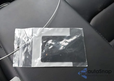 2021 Tesla Model Y Standard Range Rear-Wheel Drive z USA, uszkodzony, nr VIN 5YJYGDED6MF105750